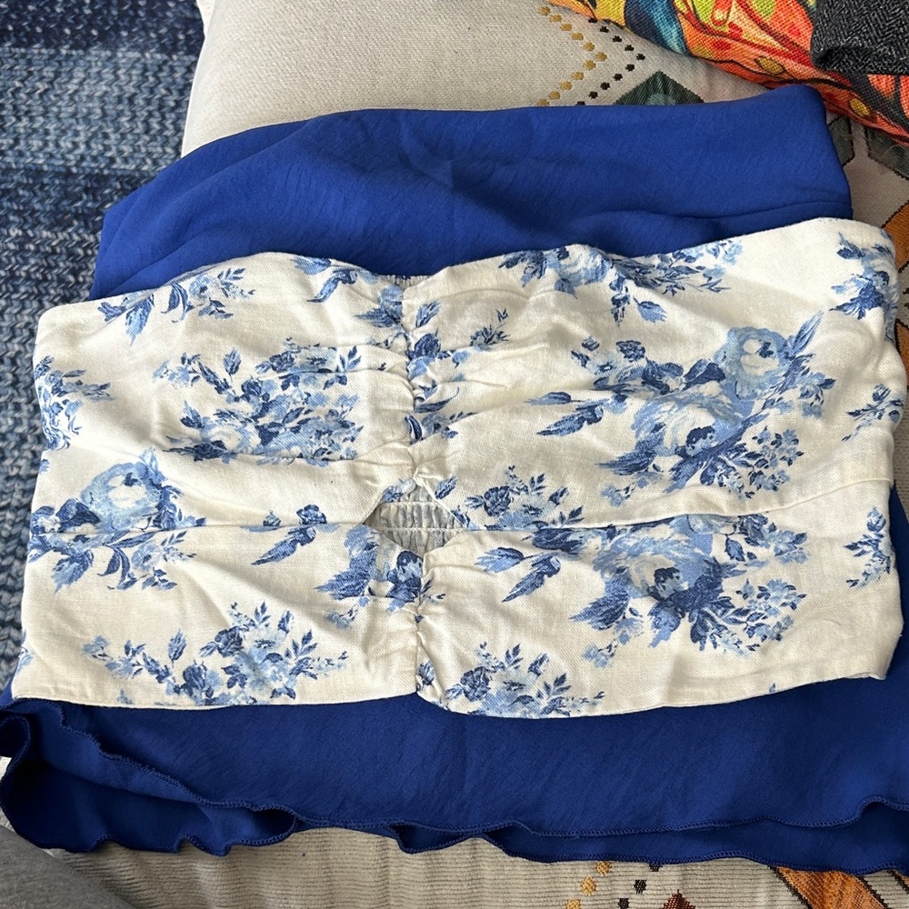 Blue and White Floral Top and Royal blue bandeau tops 2 for 40.00 size Lg